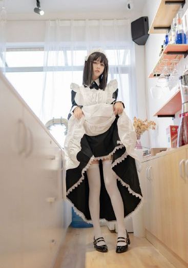 《漂亮的女邻居3》在线观看