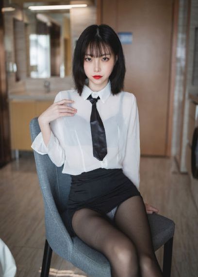 金瓶少女