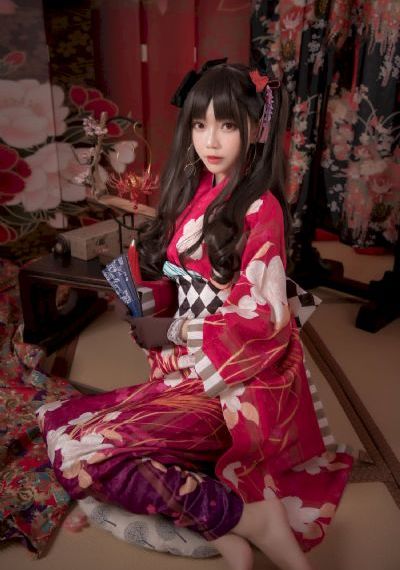 一部皇上吃宫女奶三级